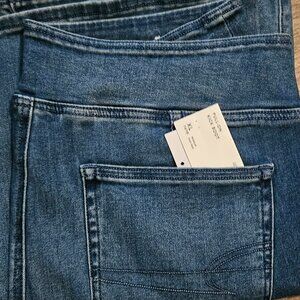 NWT-American Eagle XL (16/18) pull on kick boot jeans.